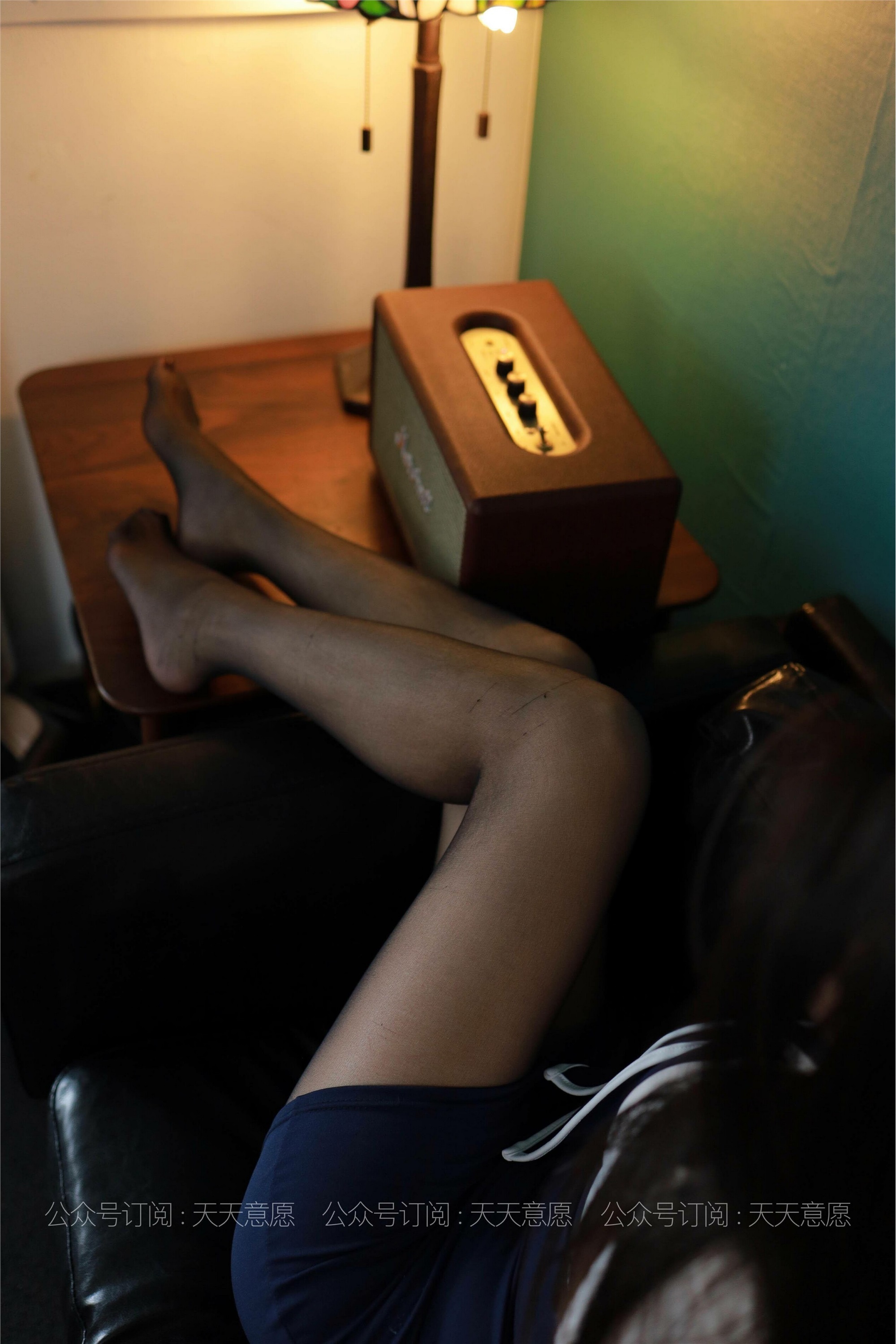 IESS异思趣向 - 模特：羽西《沙发上的黑丝》